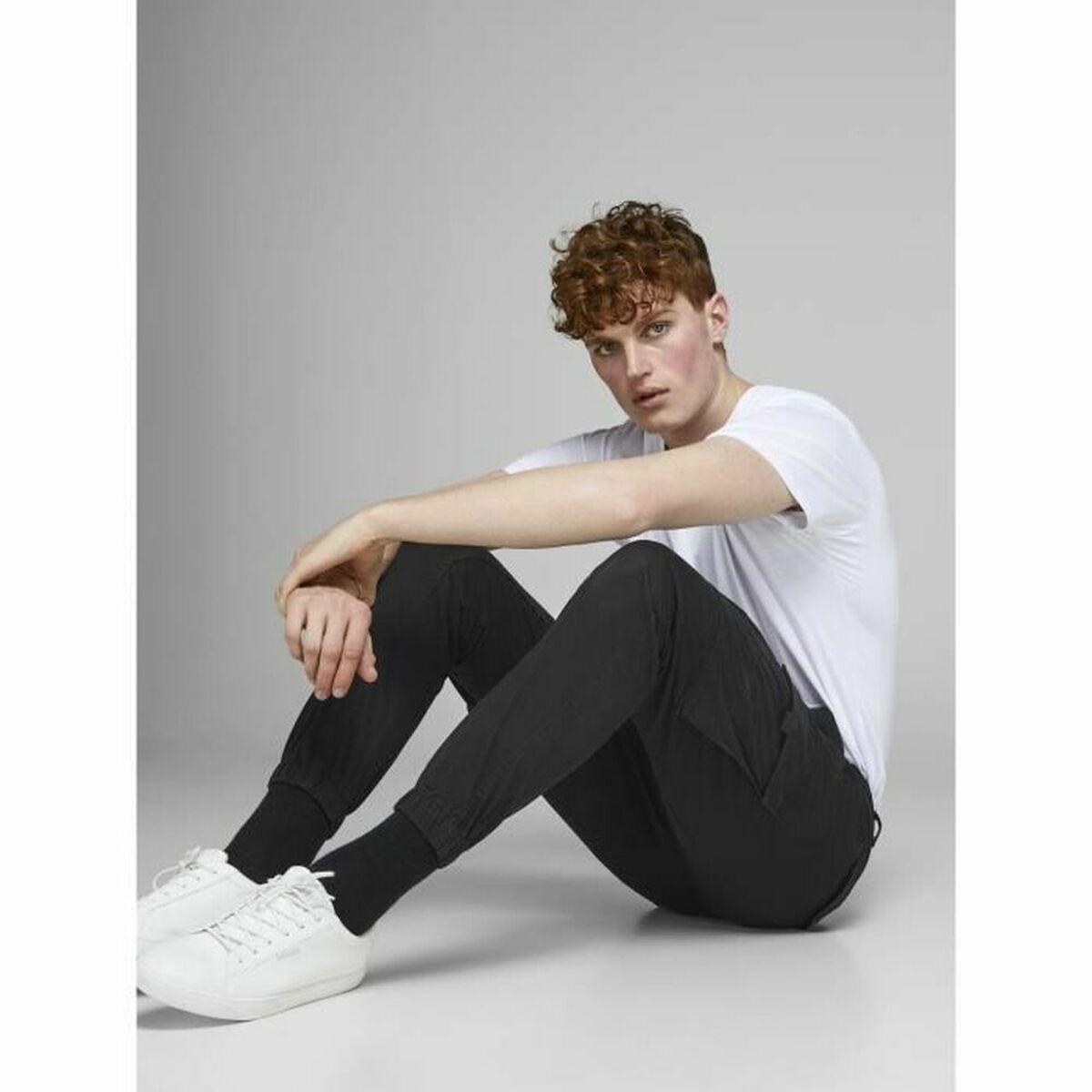Trousers Jack & Jones JPSTPAUL JJFLAKE CARGO NOOS 12139912 Black - Urbantrek